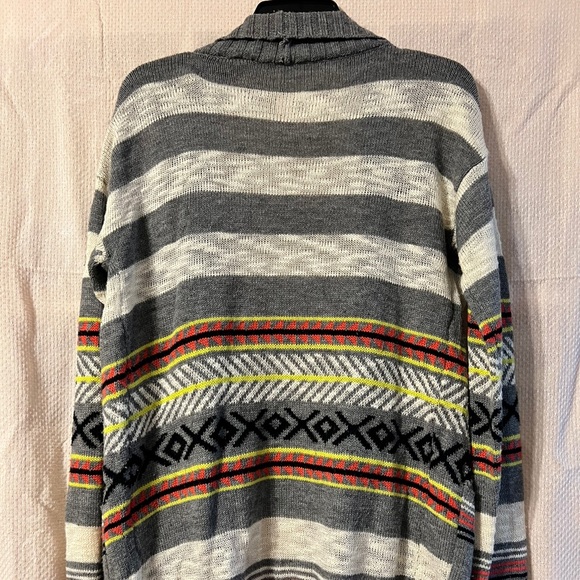 Aztec Print Open-Front Cardigan with Pockets - Picture 2 of 7